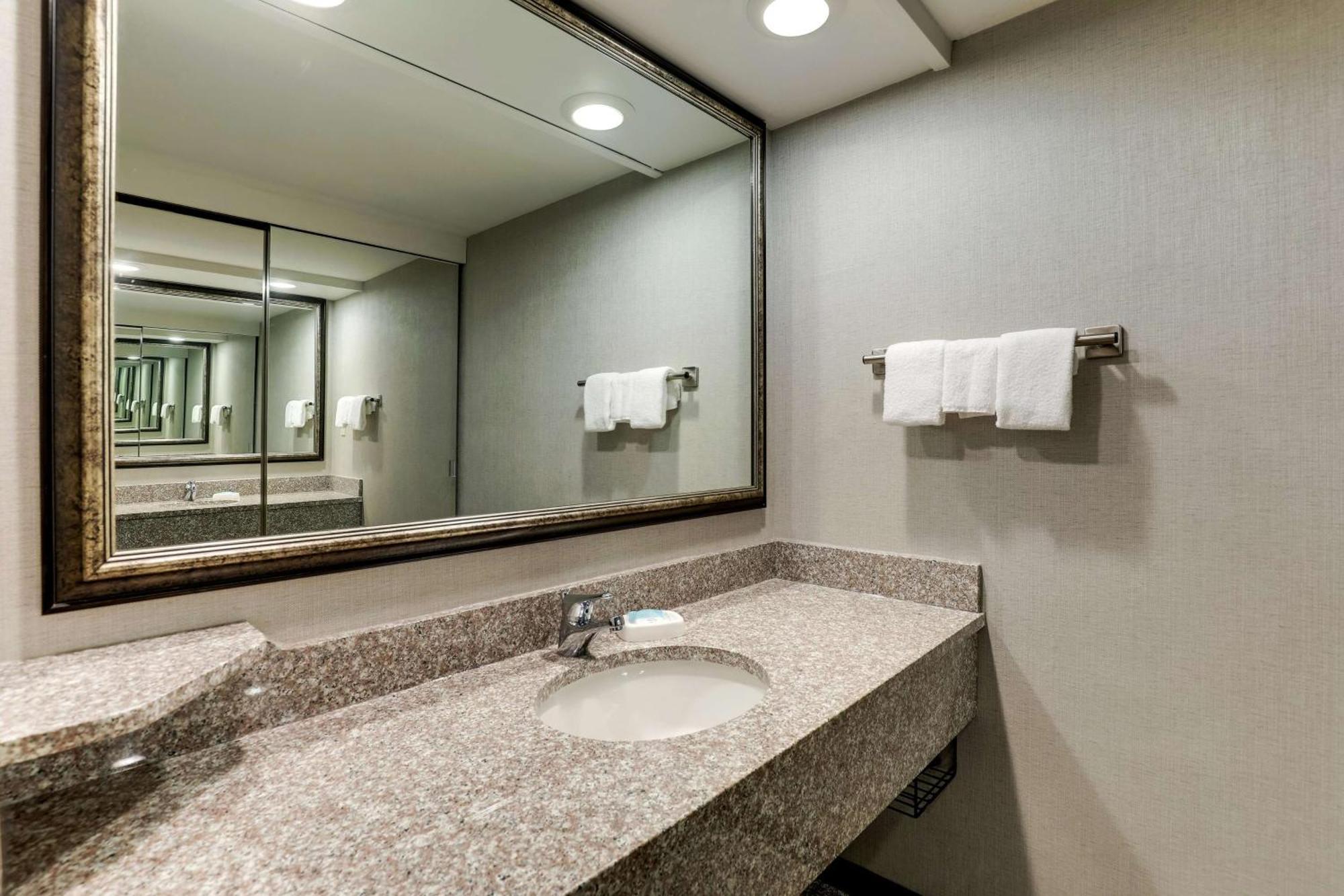 Drury Inn & Suites Columbus 더블린 외부 사진